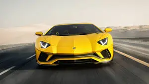 سيارات رائعة: لامبورغيني صفراء مسرعة