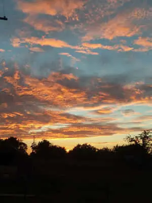 Pretty Sunset Binds On Clouds Picture