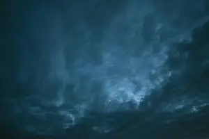 منظر غروب الشمس للغيوم المنذرة
