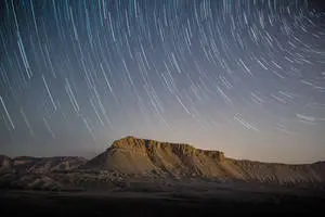 مناظر طبيعية لسماء مرصعة بالنجوم